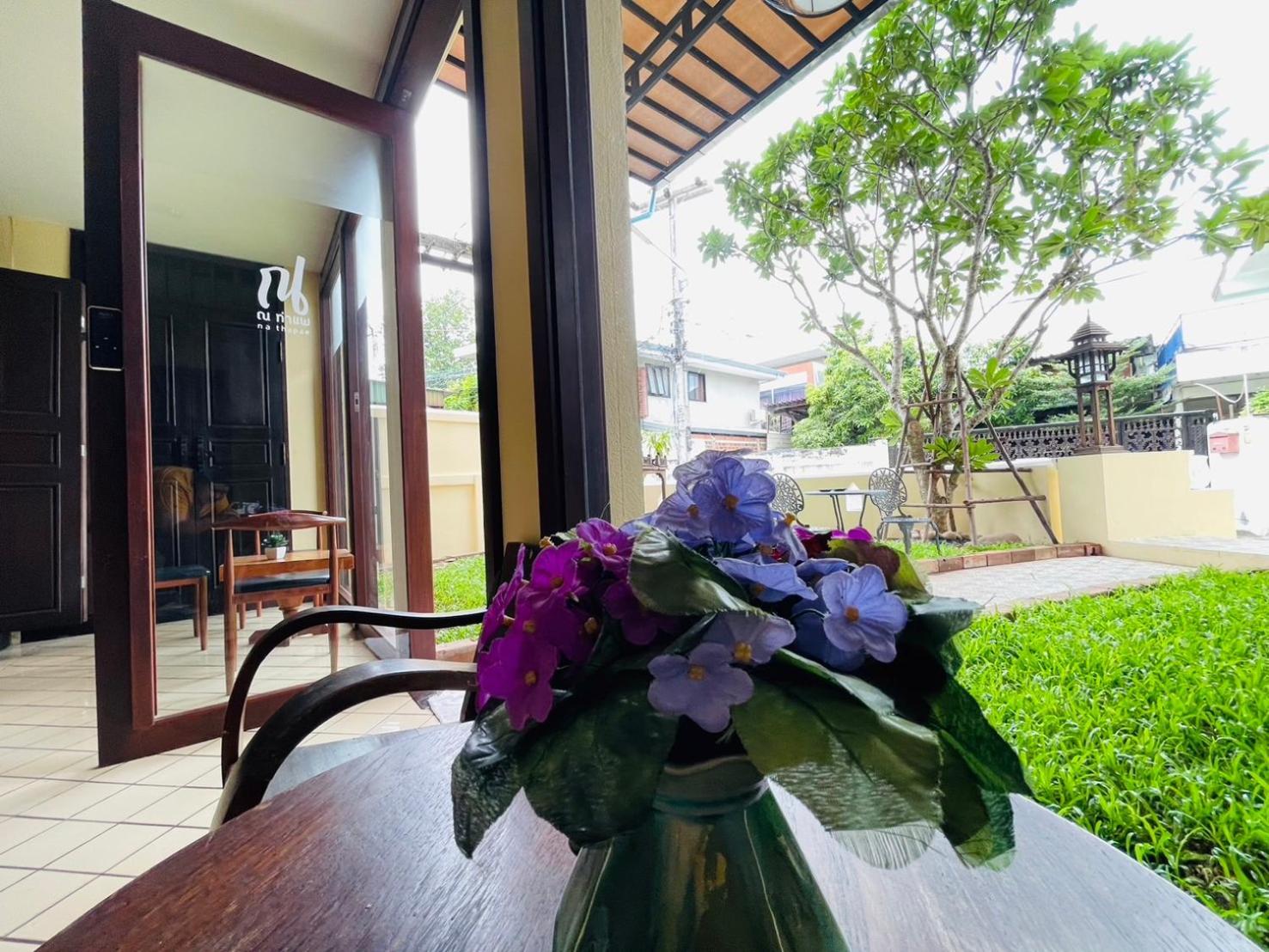 Na Thapae Chiangmai Hotel Chiang Mai Dış mekan fotoğraf